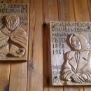 Albert Chmielowski oraz Marianna Fiszer płaskorzeźba w drewnie